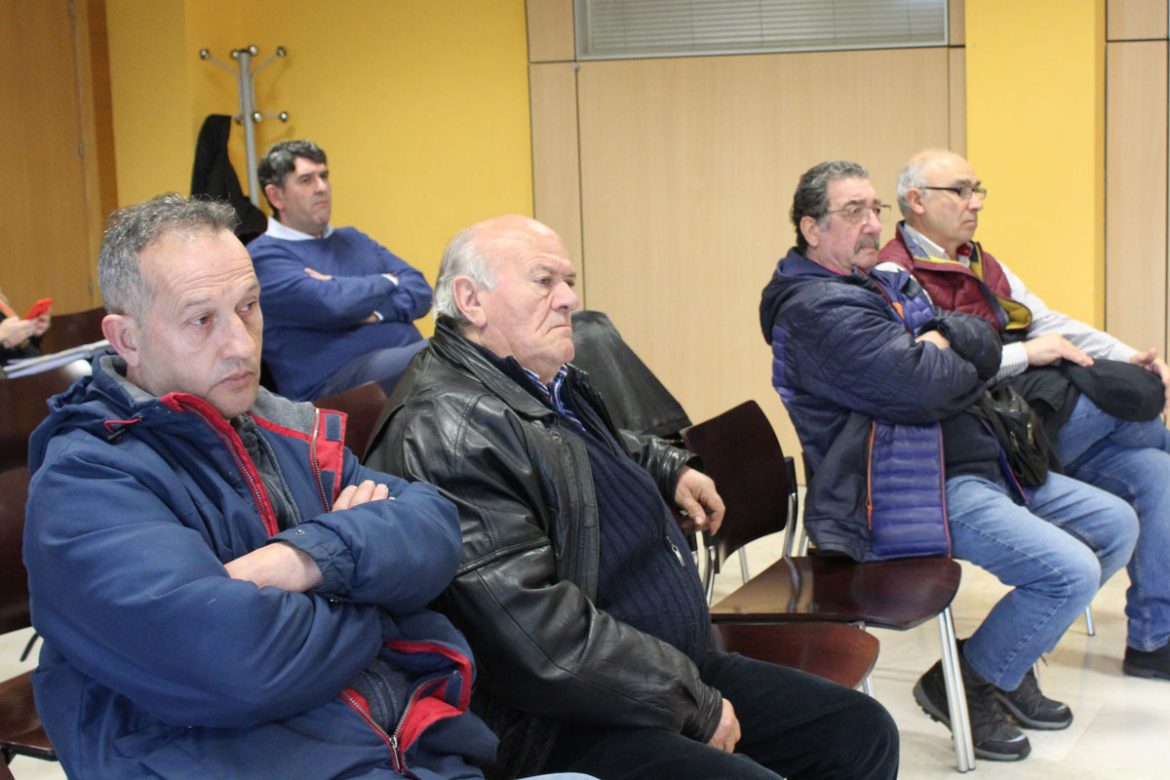 Juan Jesús de la Fuente, en el fondo, en el Pleno municipal celebrado el pasado 1 de febrero.