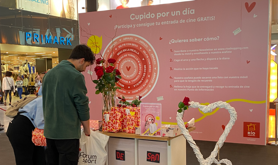 Puesto de 'Cupido por un día' en RÍO Shopping