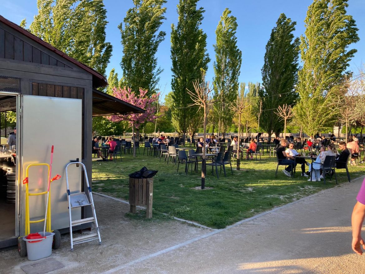 El chiringuito del parque del Socayo ya está abierto. ENA