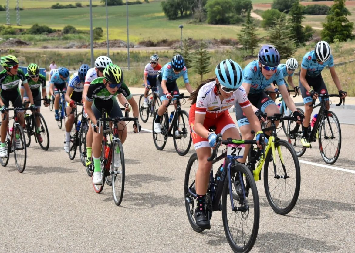 Una corredora del equipo Collosa en el Trofeo Escuelas. ENA