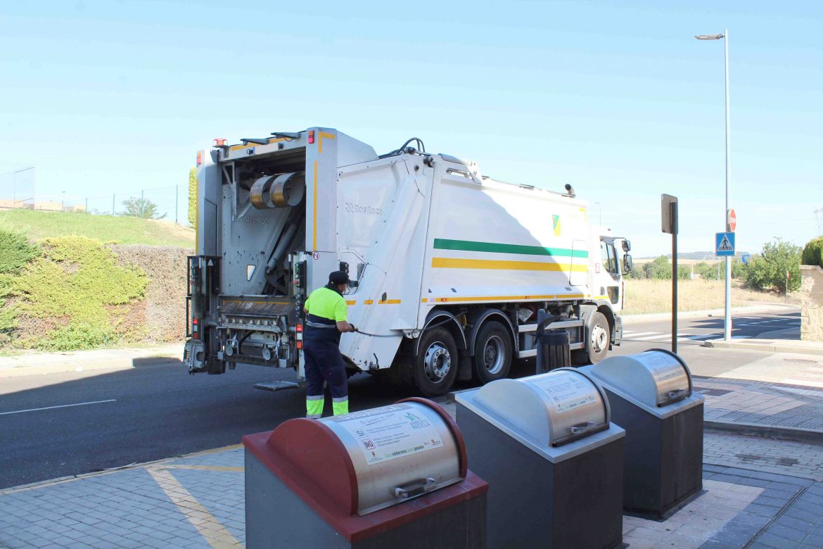 Camión de recogida de residuos de la Mancomunidad de Torozos en Arroyo