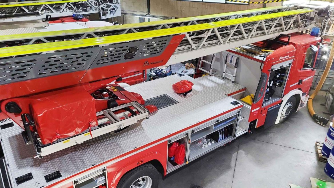 La autoescala de 42 metros que se ubicará en el parque de Arroyo. ENA