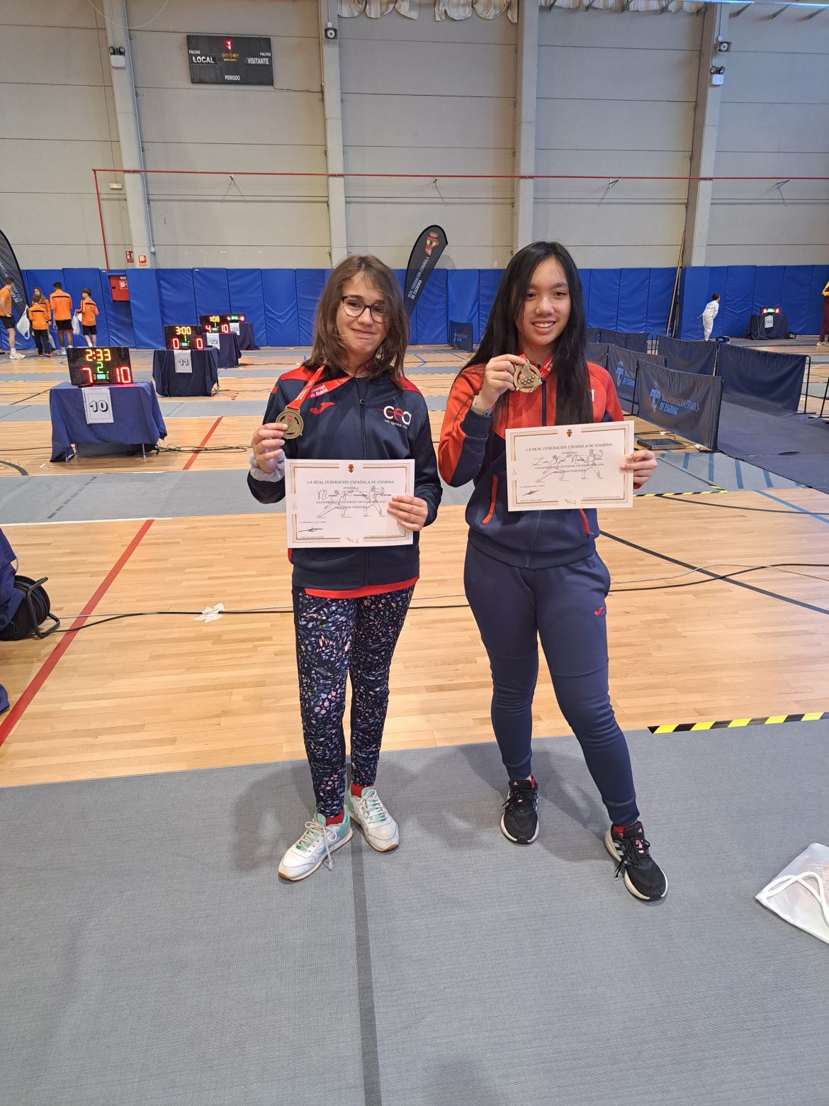 Lucía Alonso y Marian Fernández, campeonas de España de espada M-13