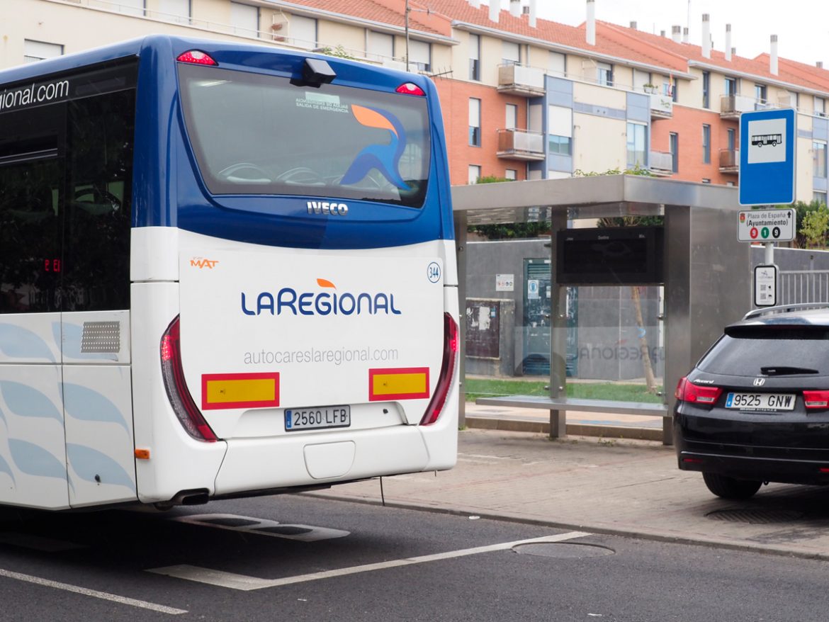 Arroyo dispone de una línea universitaria durante el curso, la línea verde. ENA
