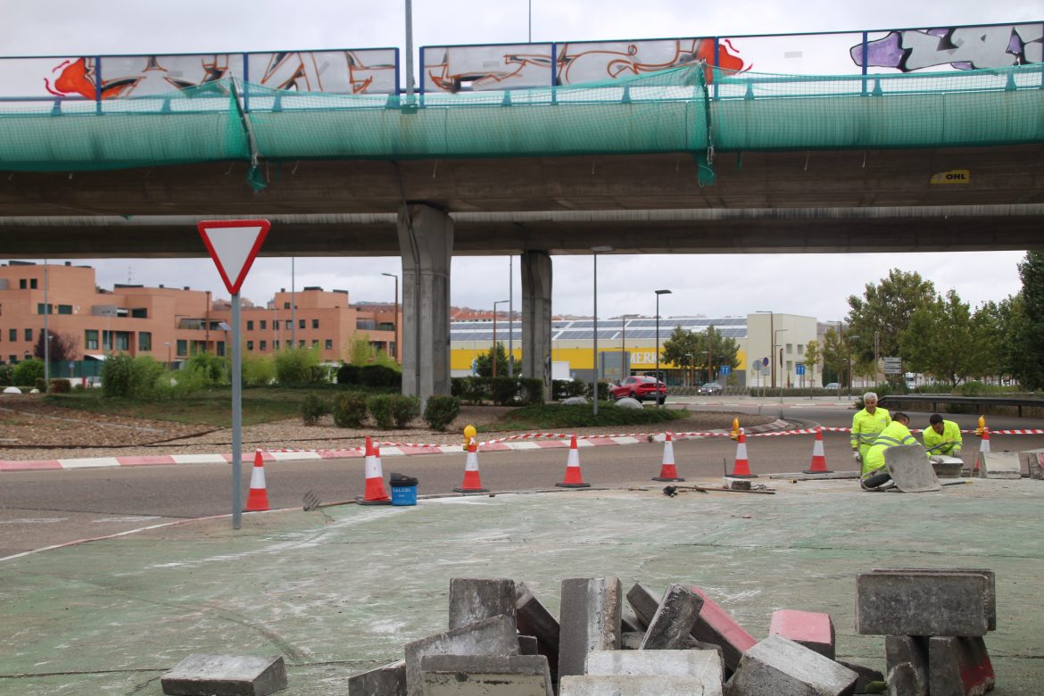 Rotonda bajo la VA-30 a su paso por Arroyo de la Encomienda. ENA