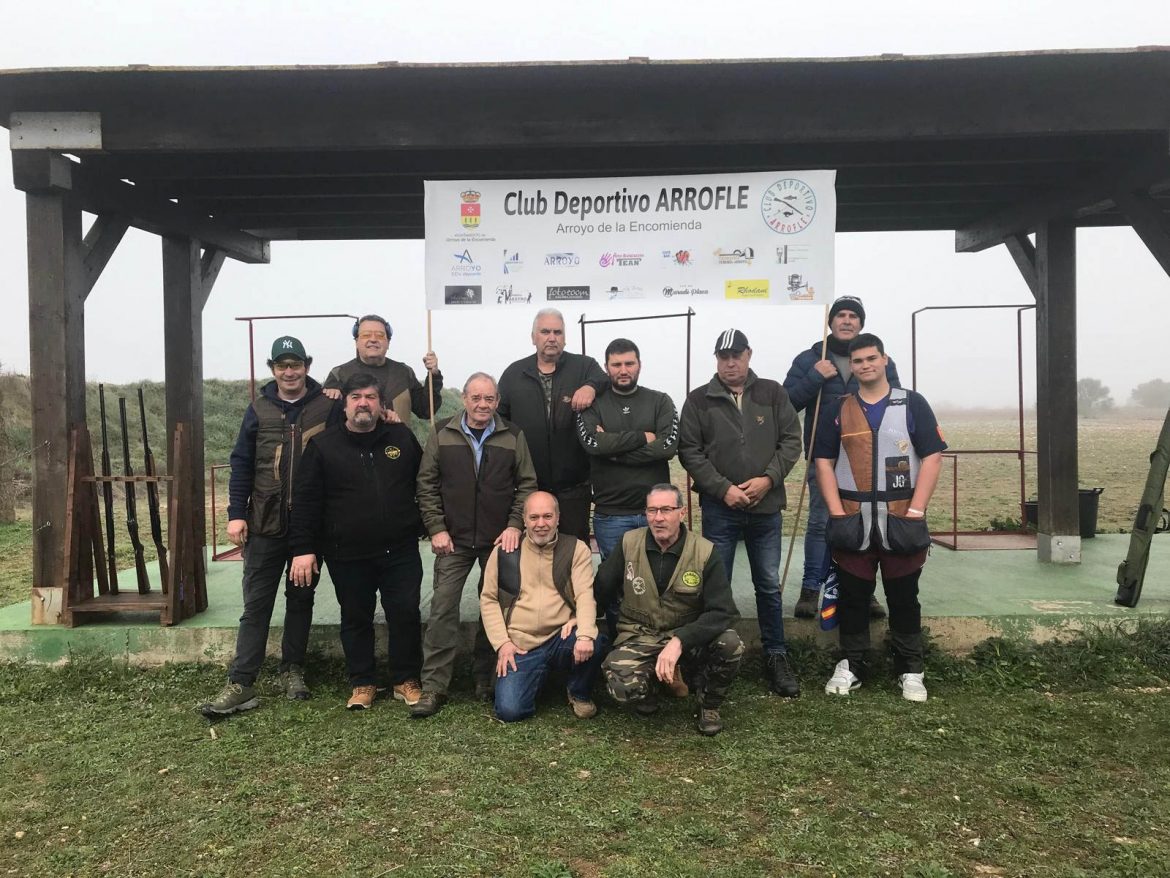 Integrantes del C. D. Arrofle en un encuentro deportivo. ENA