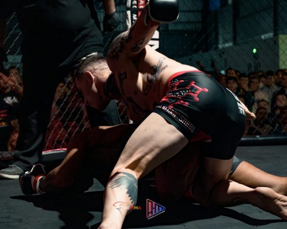 Andrei Sarbu durante su combate. ENA