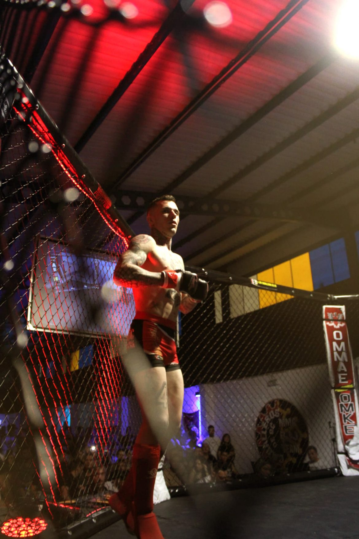 Andrei Sarbu durante un combate de MMA. ENA