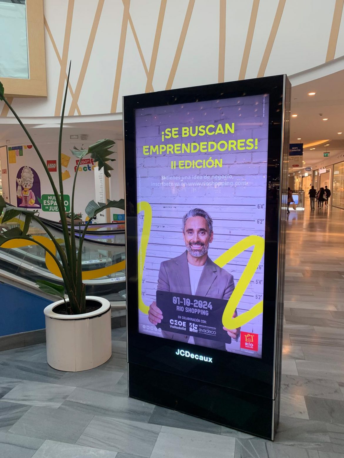 Cartel de la II edición del Concurso en el centro comercial RÍO Shopping. ENA