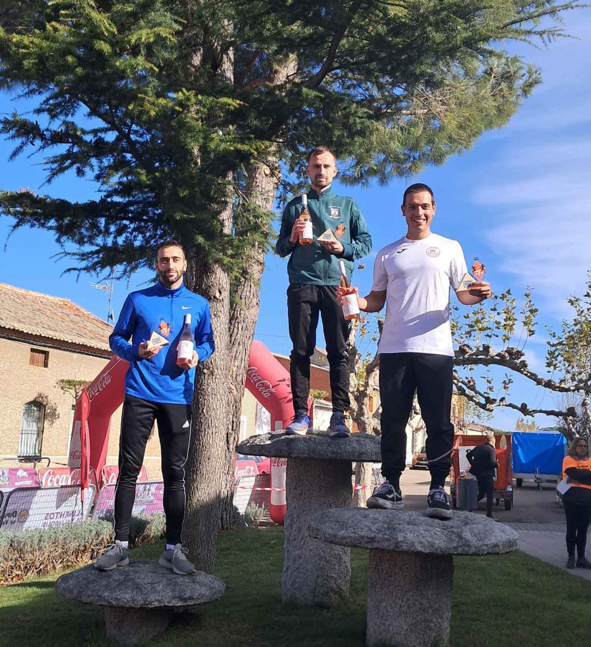 Adrián Martín, en el podio en forma de seta