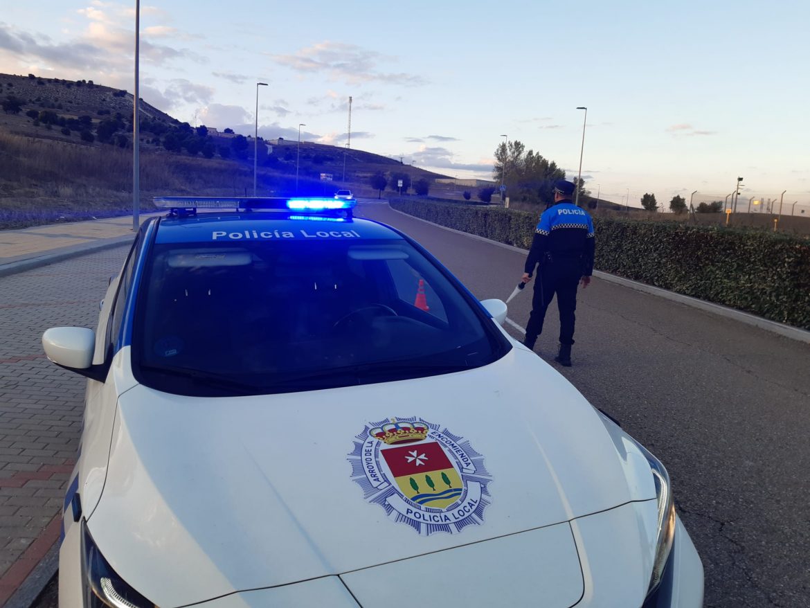 Control de la Policía Local en la zona Narciso Monturiol