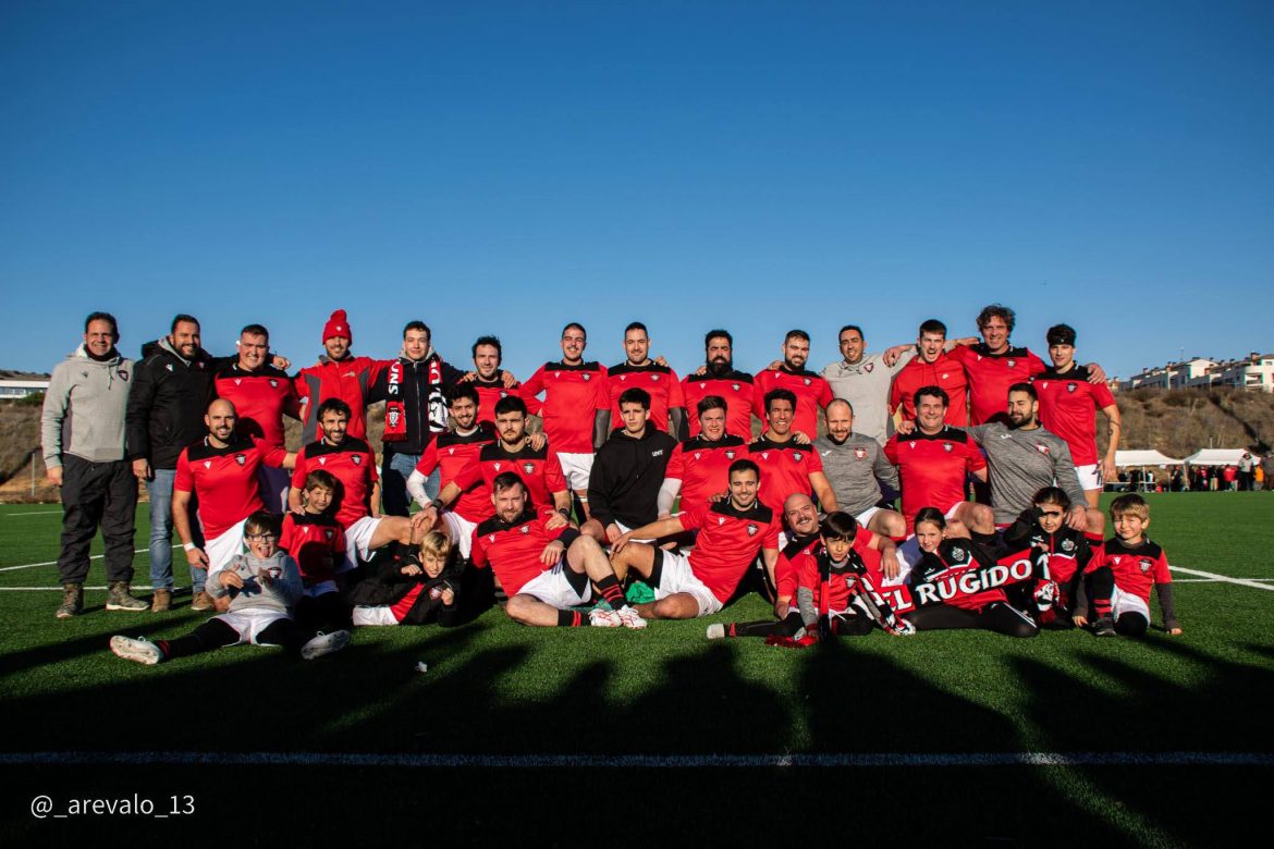 Equipo Los Lions de Arroyo, campeones de la Liga ASISA