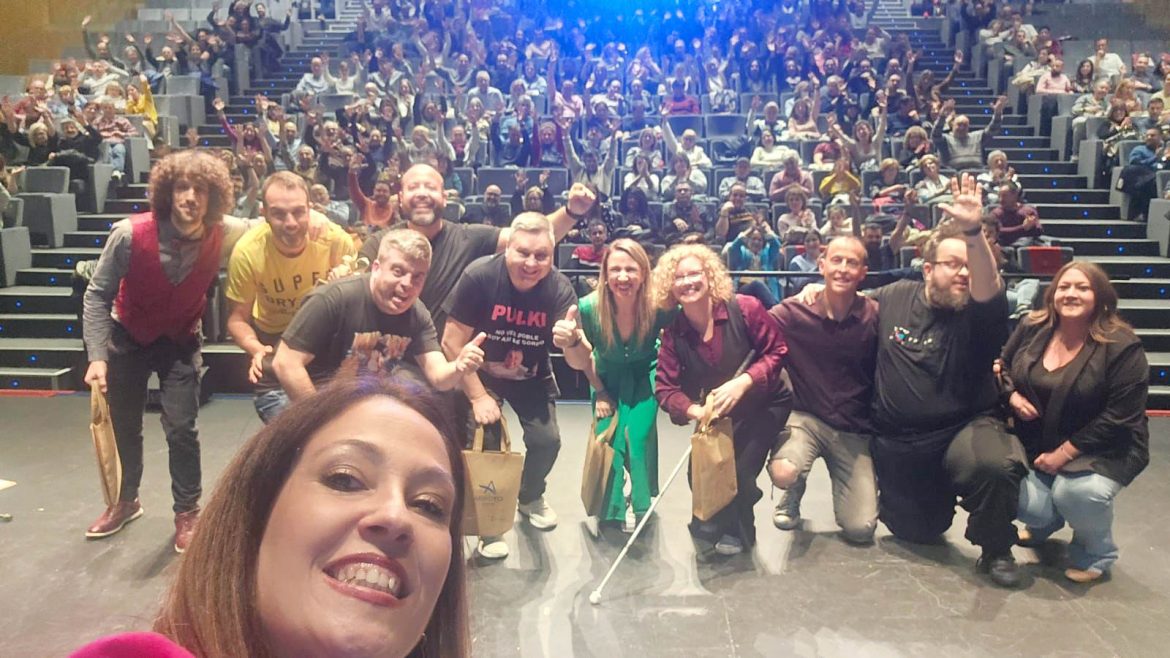 Público y protagonistas en el auditorio de la Casa de la Música y el Teatro
