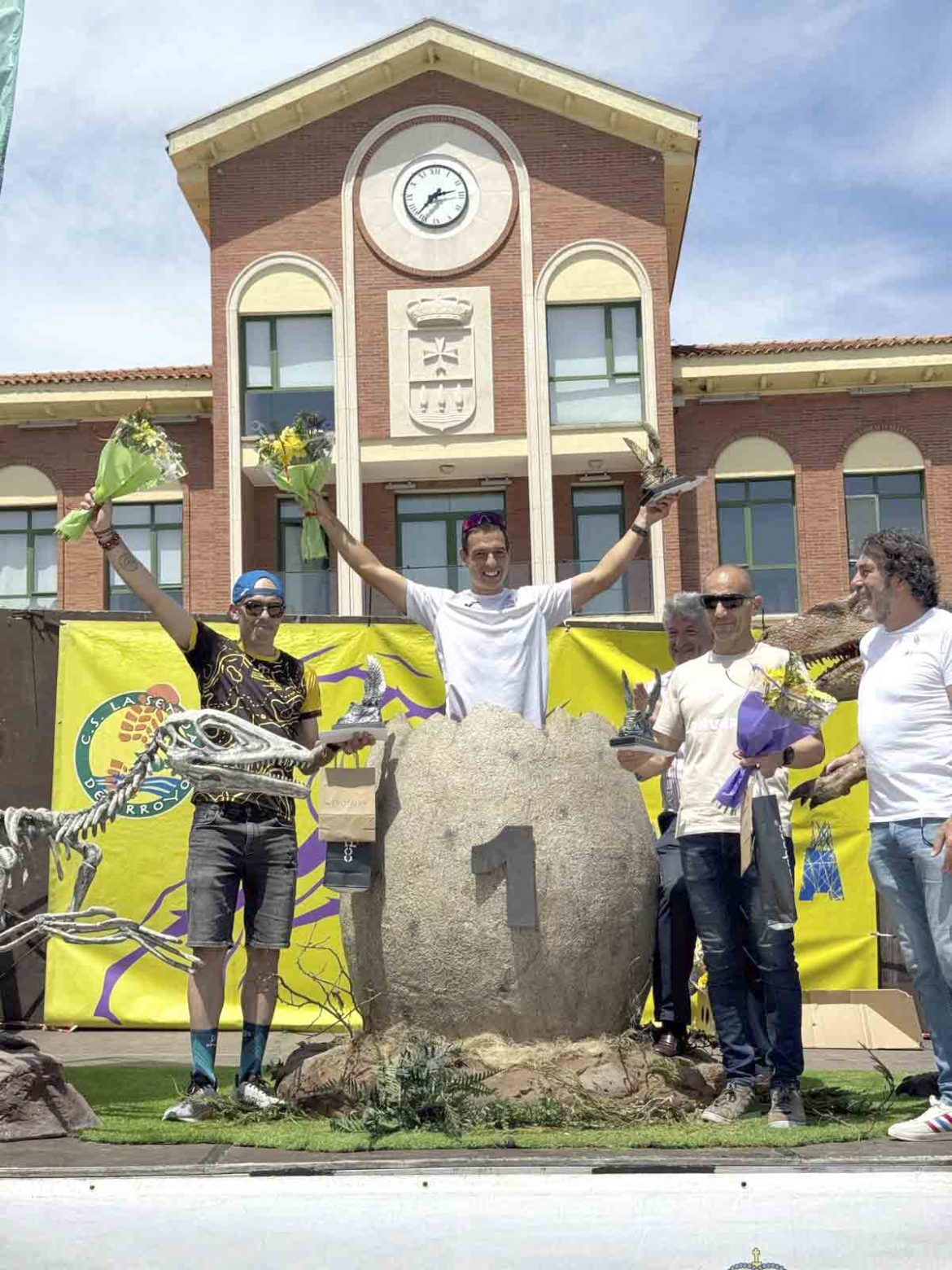 Podio en la plaza de España de la Arroyada Trail. ENA
