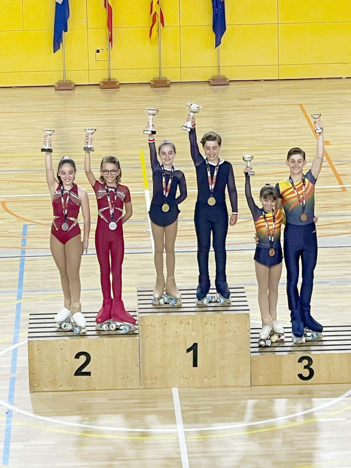 Blanca Torre y Noel Gasent, con la medalla de plata en Espluges de Llobrega. ENA