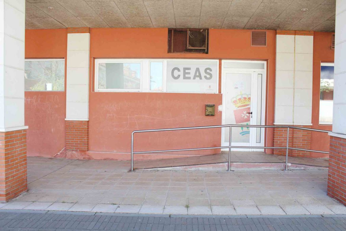 Fachada del CEAS Arroyo situado en un local municipal en la plaza de España. ENA