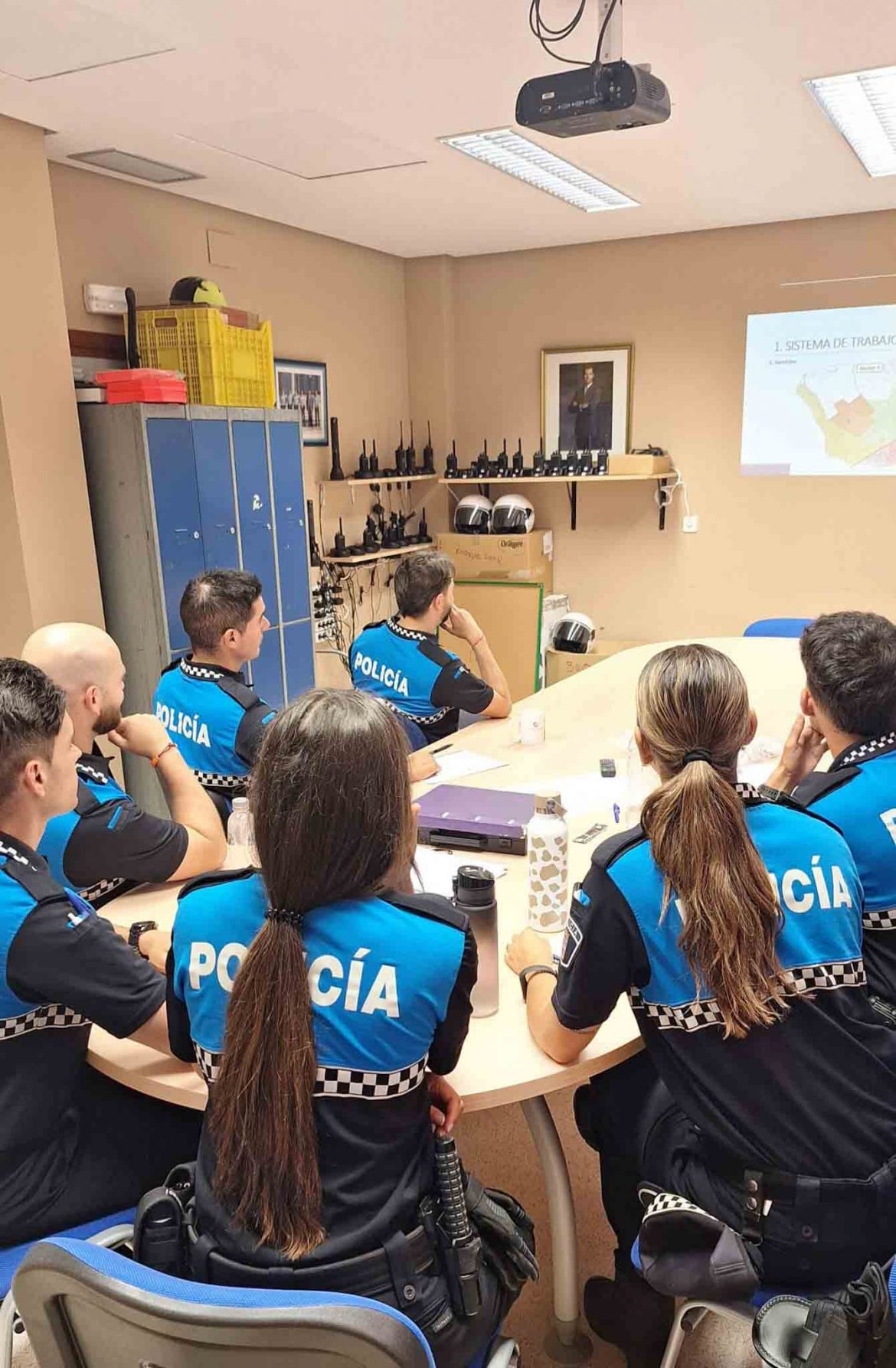 Agentes en prácticas que se incorporarán a la plantilla de Simancas y Arroyo. ENA