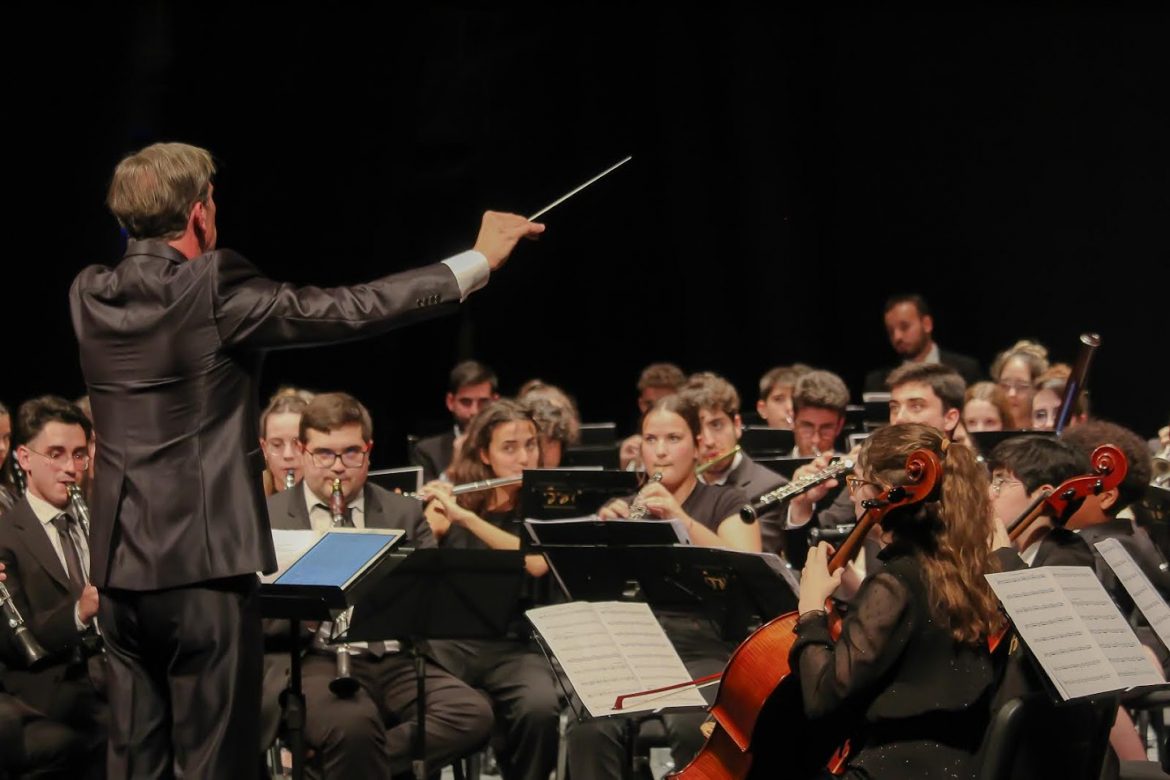 La banda sinfónica de Arroyo durante un espectáculo en Segovia. ENA
