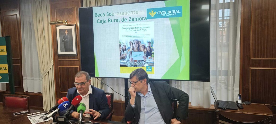 Caja Rural de Zamora presenta la beca sobresaliente para premiar el esfuerzo académico de los jóvenes. ENA