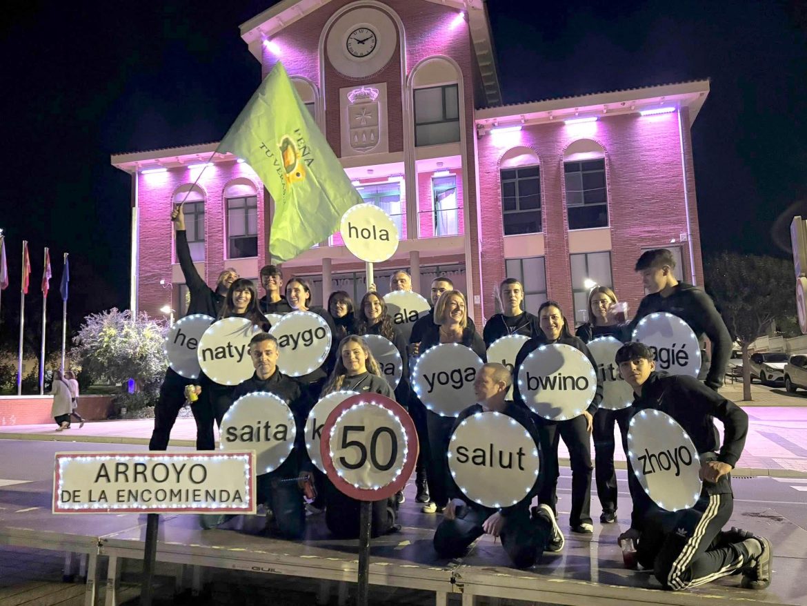Las peñas protagonizaron un desfile de disfraces muy creativo y colorido. ENA