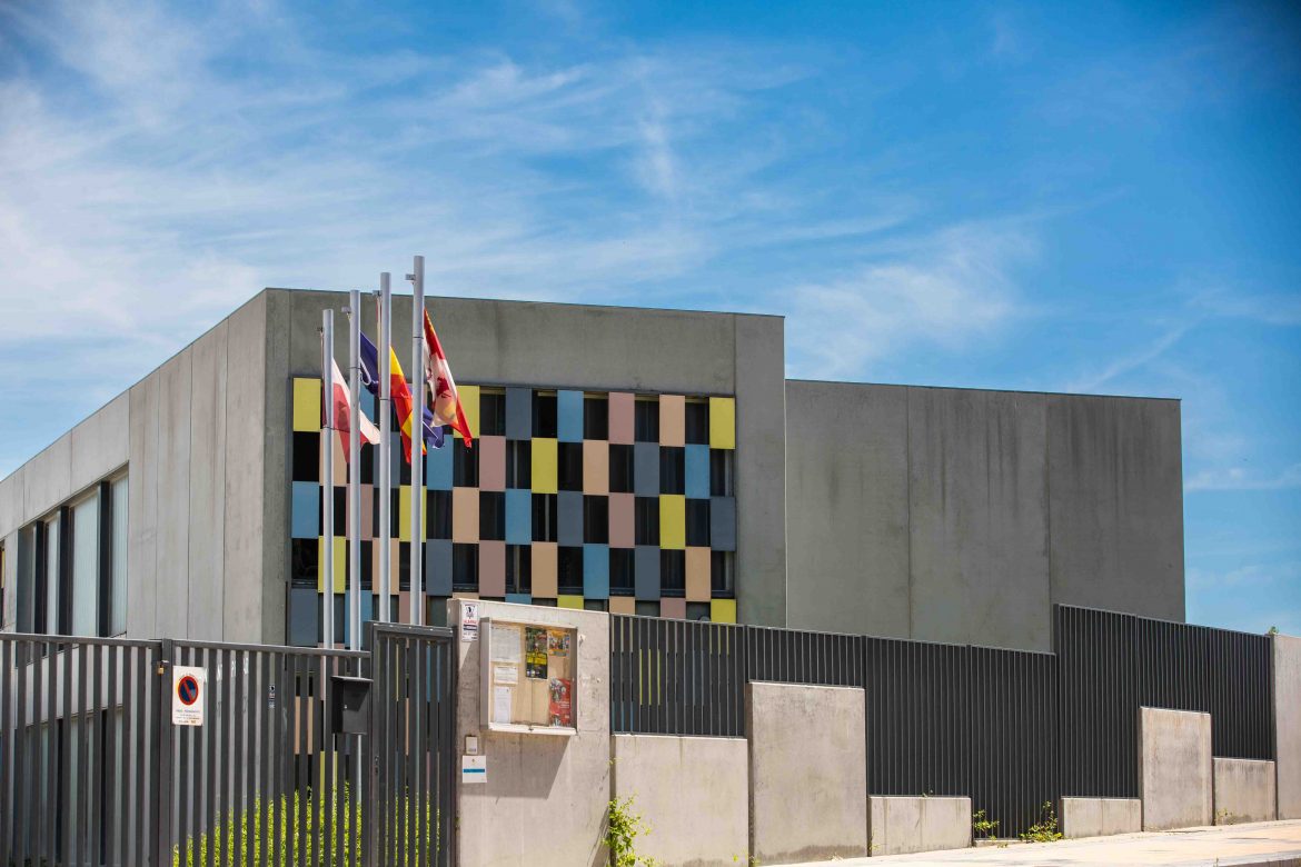 Exterior del CEIP Kantic@. ENA
