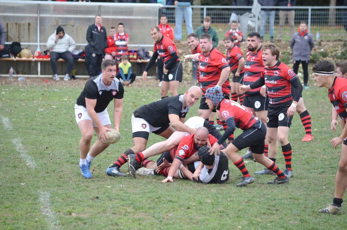 El Arroyo Lions durante una jugada de ataque. ESPERANZA MARTÍN
