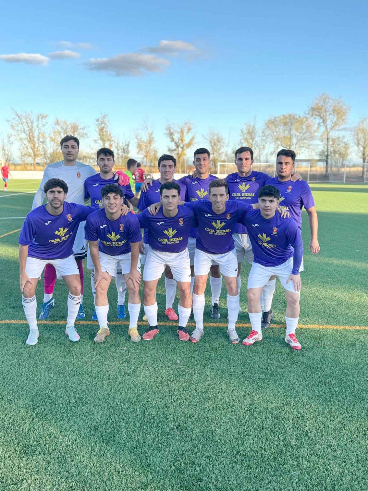 Aficionado A del Unión Arroyo con la segunda equipación. ENA