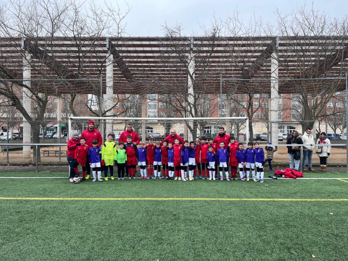 Prebenjamín A y Benjamín A del C.D Unión Arroyo juntos. ENA