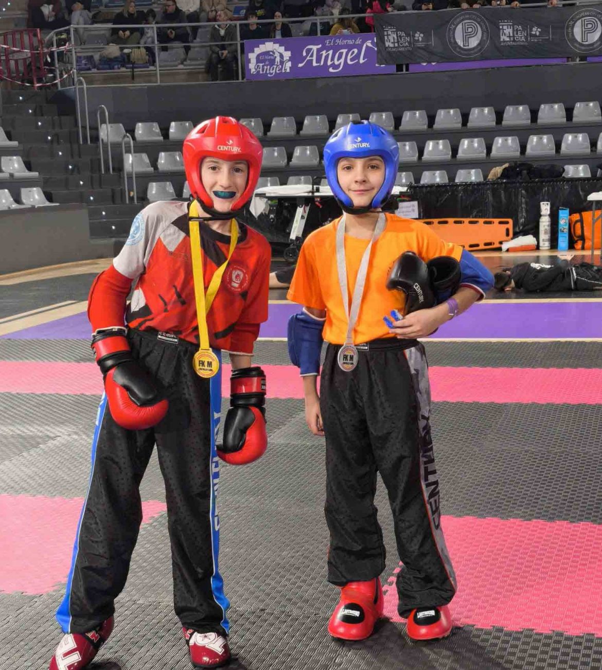 David y Pablo con sus respectivas medallas. ENA