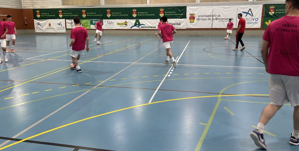 El Unión Arroyo calentando ante el Salamanca. ENA