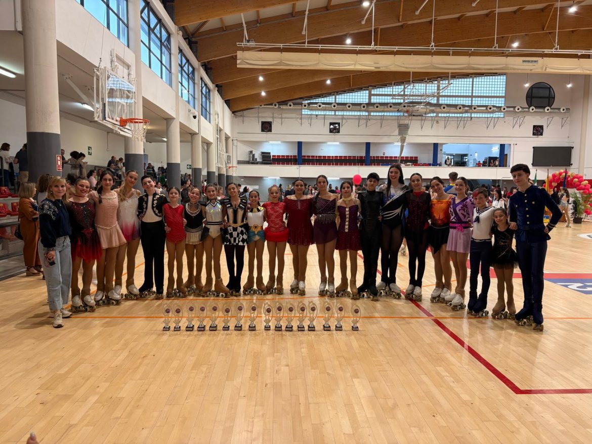 Representación de patinadores del Club Patín Arroyo en el nacional de Alhaurín de la Torre. ENA