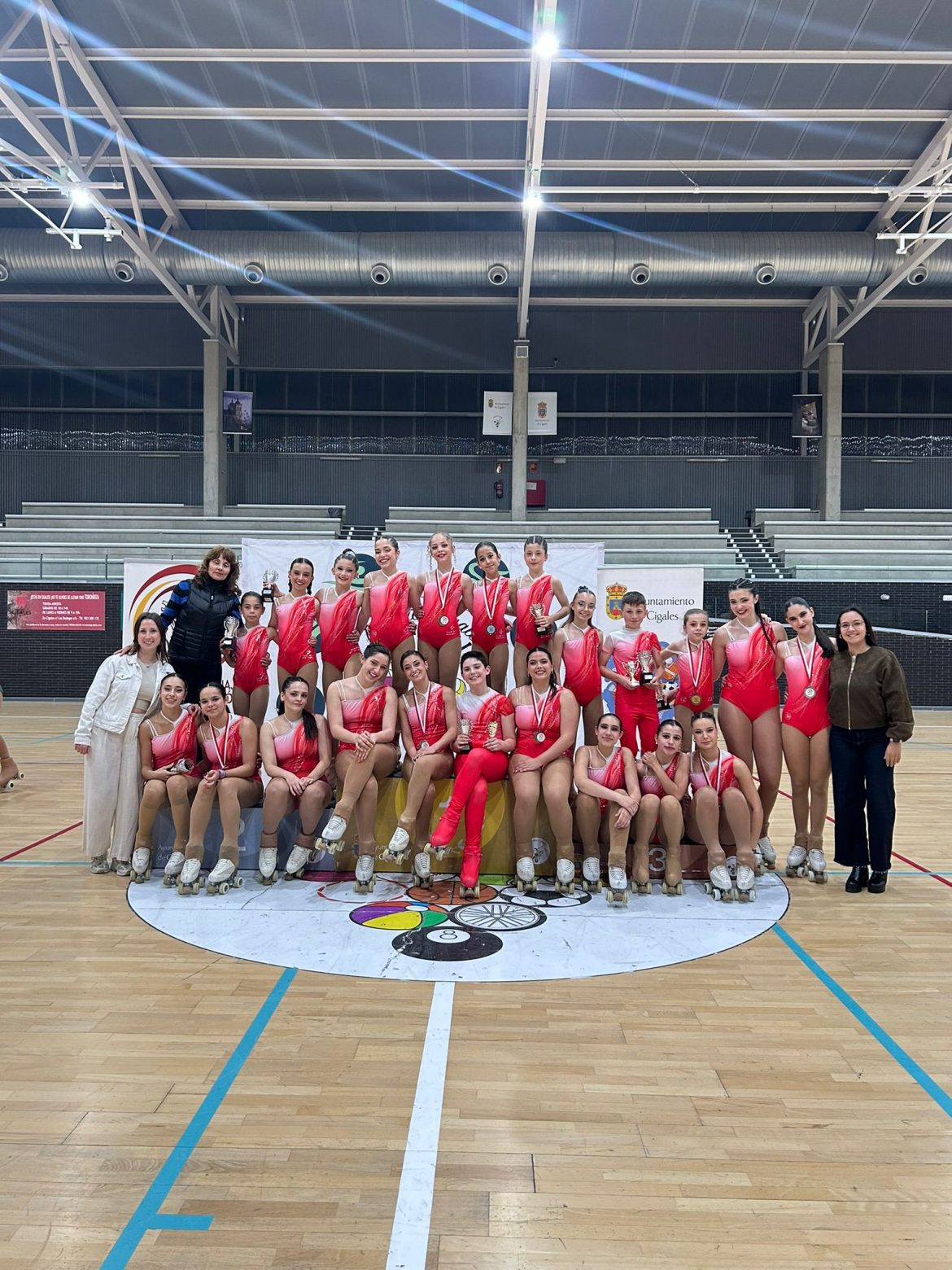 Patinadores y entrenadoras del club en Cigales. ENA