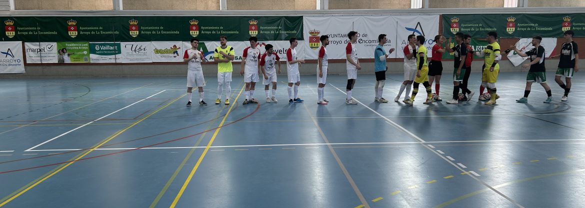 Los jugadores del Unión Arroyo F.S. durante el saludo inicial. ENA