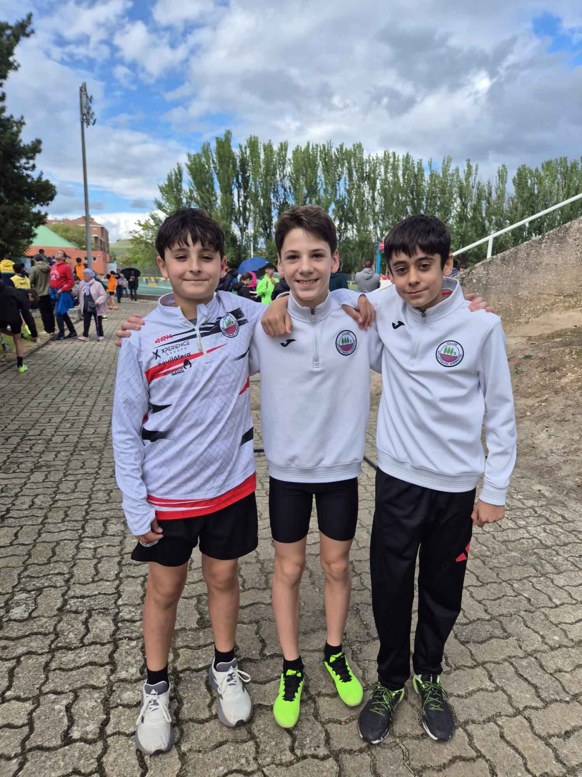 Jóvenes atletas del club arroyano. ENA