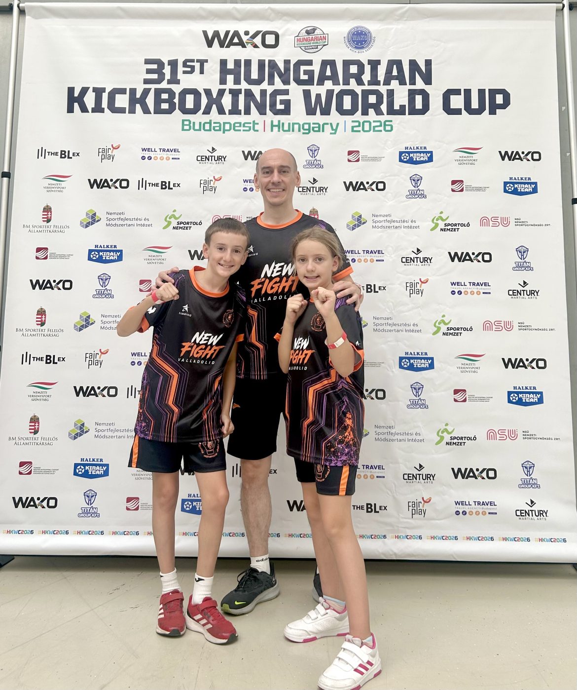 David, Adriana y Roberto Corona en la Copa del Mundo de Kickboxing. ENA