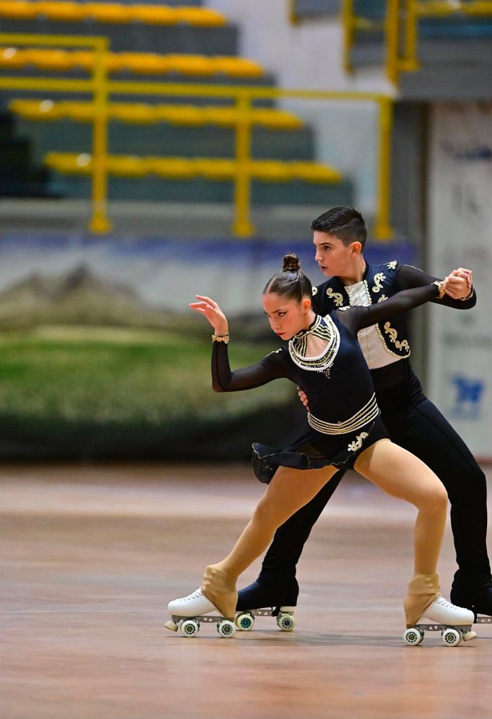 Alex Serrador junto a Esther Brizuela en Parejas Danza Cadete. ENA